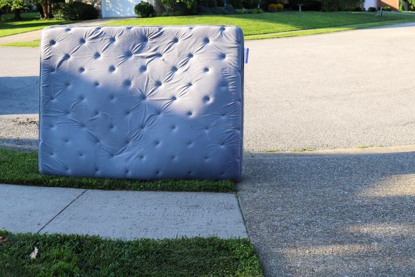Mattress Removal Service in Brick